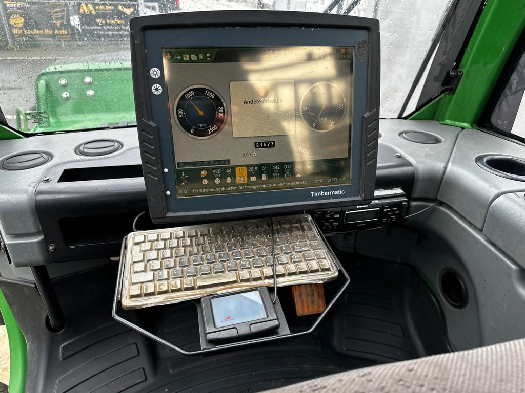 Forwarder John Deere 1210E 10m CF710 KRAN: picture 19
