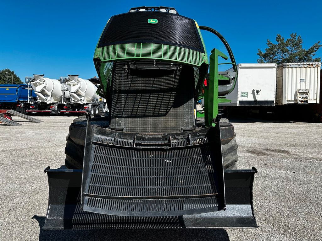 John Deere 1210E 10m CF710 KRAN John Deere 1210E 10m CF710 KRAN - Forwarder: picture 3 John Deere 1210E 10m CF710 KRAN John Deere 1210E 10m CF710 KRAN - Forwarder: picture 3