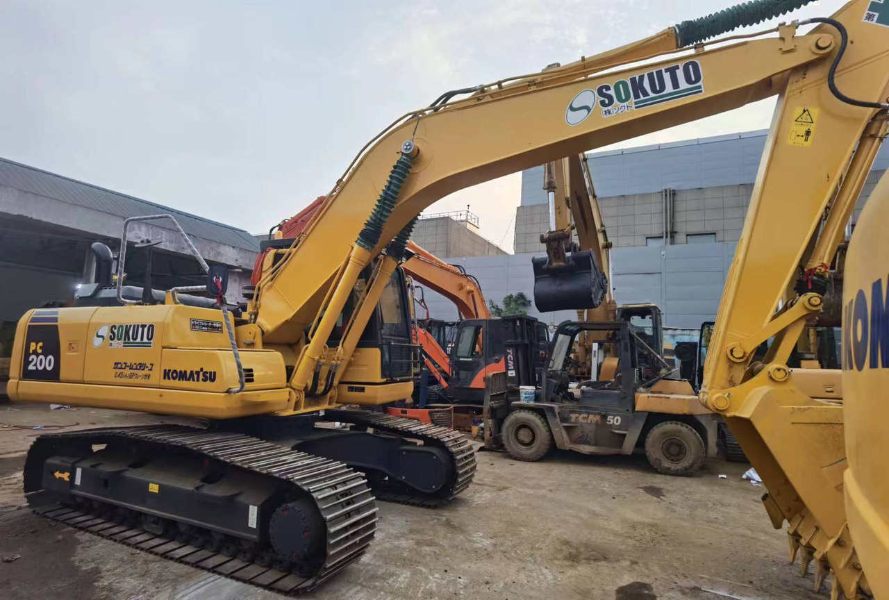 Komatsu PC200 PC210 PC220 Used Excavator Crawler Hydraulic High Quality Secondhand Excavator for Sale - Crawler excavator: picture 3 Komatsu PC200 PC210 PC220 Used Excavator Crawler Hydraulic High Quality Secondhand Excavator for Sale - Crawler excavator: picture 3