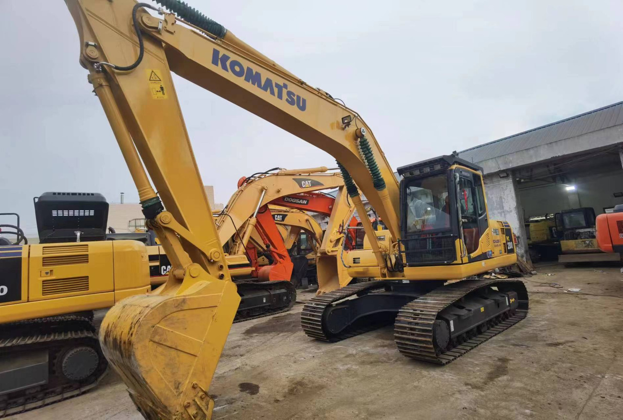 Komatsu PC200 PC210 PC220 Used Excavator in Excellent Work Condition - Crawler excavator: picture 3 Komatsu PC200 PC210 PC220 Used Excavator in Excellent Work Condition - Crawler excavator: picture 3