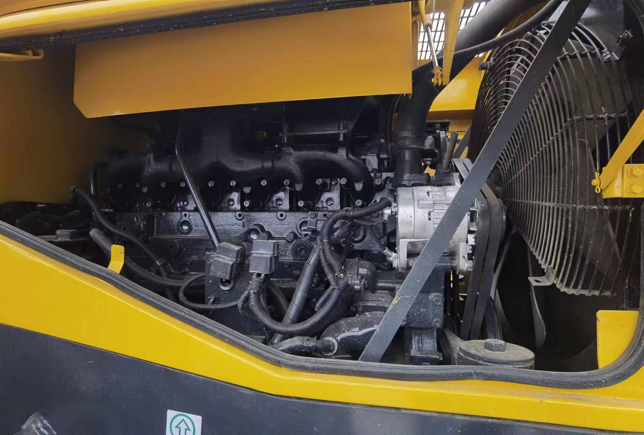 Komatsu WA470 Used Wheel Loader WA380 WA320 WA500 WA600 Loader in High Quality for Sale - Wheel loader: picture 4 Komatsu WA470 Used Wheel Loader WA380 WA320 WA500 WA600 Loader in High Quality for Sale - Wheel loader: picture 4