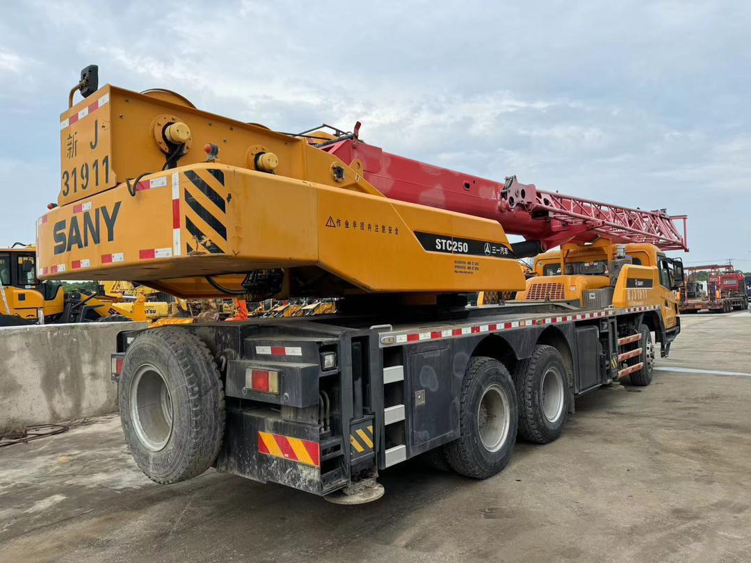 SANY 25 Ton Crane Truck Crane SANY STC250 QY50C STC750 STC1000 XCMG ZOOOMLION TADANO KOBELCO CRANES FOR SALE - Mobile crane: picture 4 SANY 25 Ton Crane Truck Crane SANY STC250 QY50C STC750 STC1000 XCMG ZOOOMLION TADANO KOBELCO CRANES FOR SALE - Mobile crane: picture 4