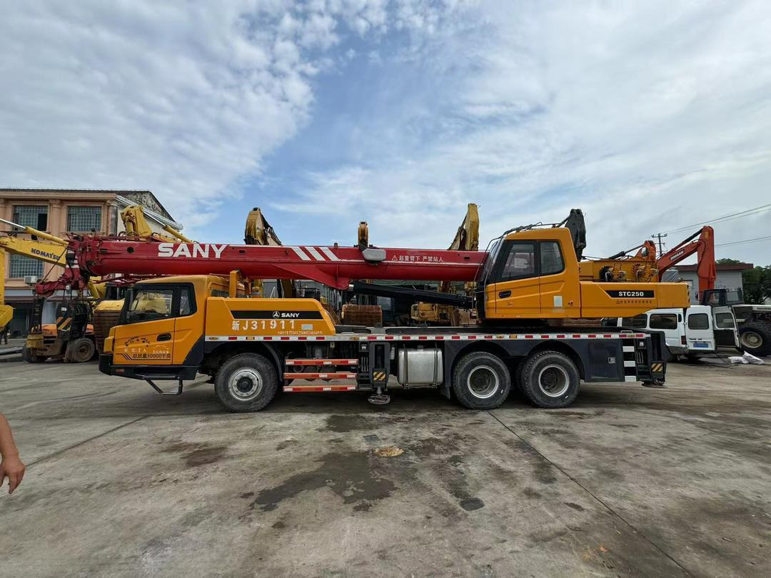 SANY 25 Ton Crane Truck Crane SANY STC250 QY50C STC750 STC1000 XCMG ZOOOMLION TADANO KOBELCO CRANES FOR SALE - Mobile crane: picture 3 SANY 25 Ton Crane Truck Crane SANY STC250 QY50C STC750 STC1000 XCMG ZOOOMLION TADANO KOBELCO CRANES FOR SALE - Mobile crane: picture 3