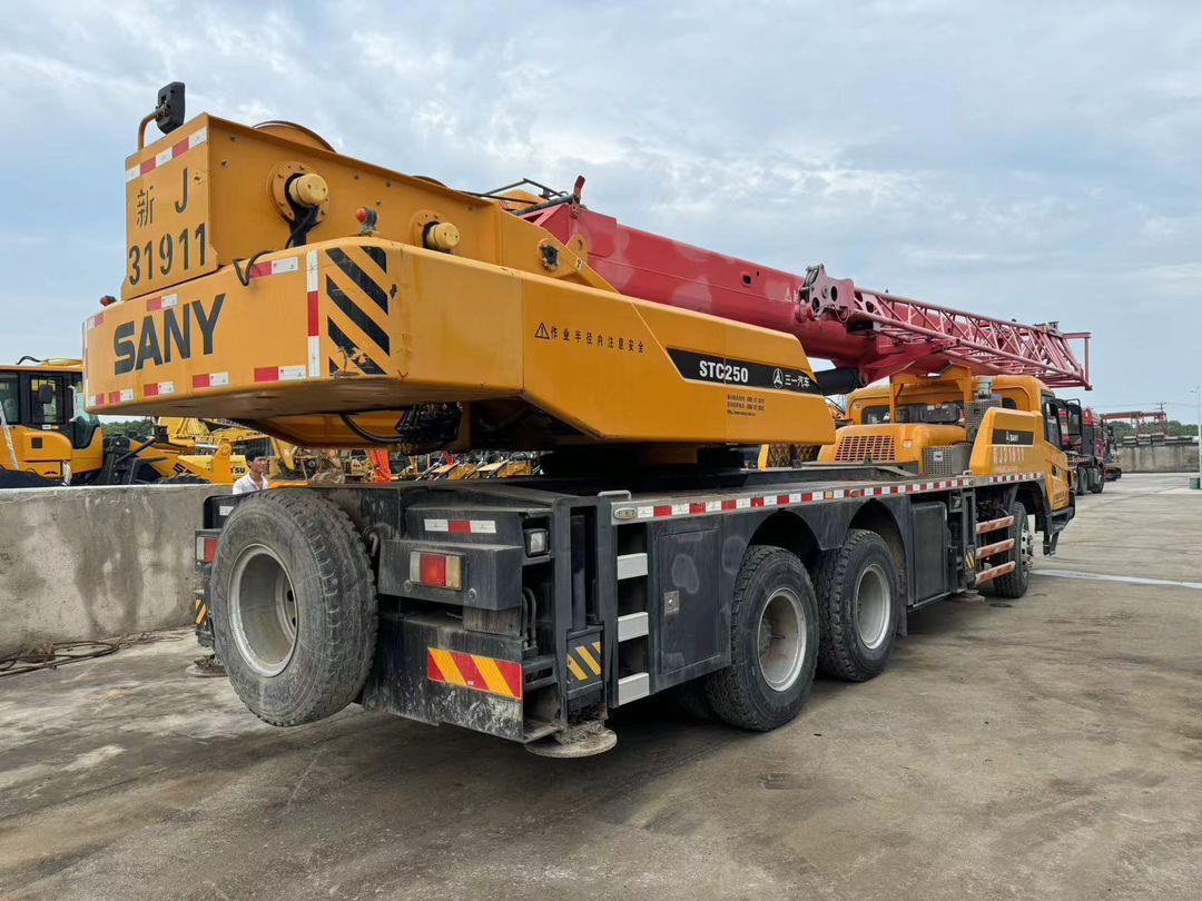 Sany 25 Ton Used Truck Crane 50 Ton 70 Ton 80 Ton 100 Ton 120 Ton 200 Ton 220Ton 240 Ton 300 Ton XCMG Zoomlion Liebherr Tadano Truck Crane - Mobile crane: picture 1 Sany 25 Ton Used Truck Crane 50 Ton 70 Ton 80 Ton 100 Ton 120 Ton 200 Ton 220Ton 240 Ton 300 Ton XCMG Zoomlion Liebherr Tadano Truck Crane - Mobile crane: picture 1
