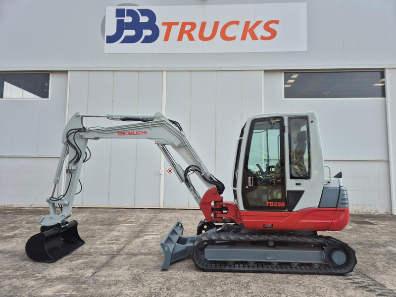 Takeuchi TB250 - Mini excavator: picture 1 Takeuchi TB250 - Mini excavator: picture 1