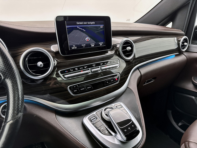 Mercedes-Benz V-Klasse 220d Lang Avantgarde Edition 8 Persoons incl. BPM Elektr schuifdeuren Nappa Leder Pano 8 zitplaatsen Geel kenteken - Minibus, People carrier: picture 5 Mercedes-Benz V-Klasse 220d Lang Avantgarde Edition 8 Persoons incl. BPM Elektr schuifdeuren Nappa Leder Pano 8 zitplaatsen Geel kenteken - Minibus, People carrier: picture 5