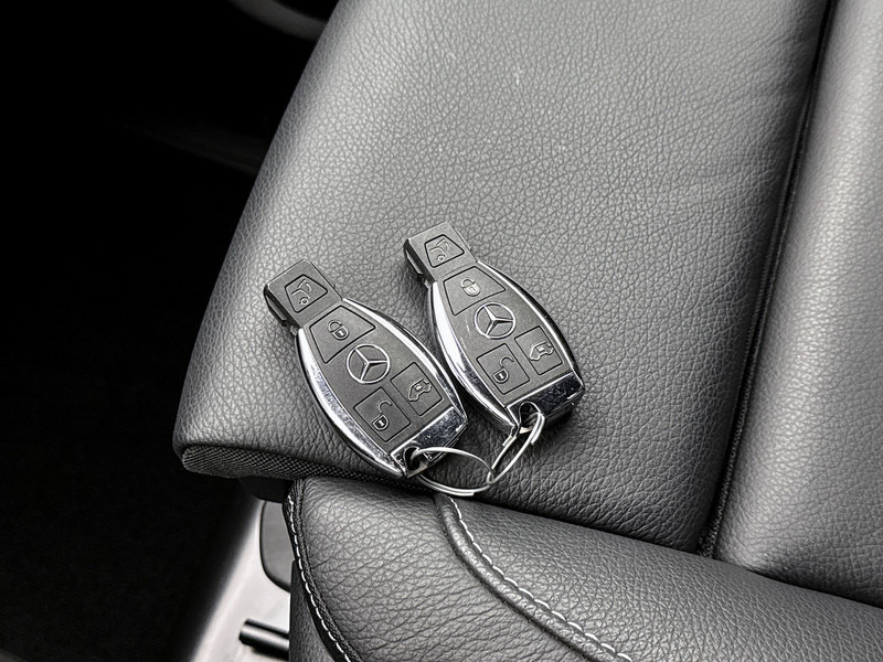 Leasing of Mercedes-Benz V-Klasse 250d 4-MATIC Extra-Lang AMG Dubbele Cabine Elektrische schuifdeuren Distronic Burmester Trekhaak afneembaar 2500kg Mercedes-Benz V-Klasse 250d 4-MATIC Extra-Lang AMG Dubbele Cabine Elektrische schuifdeuren Distronic Burmester Trekhaak afneembaar 2500kg: picture 18