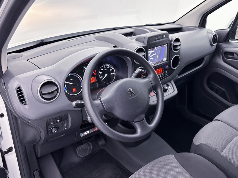 Peugeot Partner Electric L1 Premium Navigatie Parkeersensoren Cruise Control - Small van, Electric van: picture 5 Peugeot Partner Electric L1 Premium Navigatie Parkeersensoren Cruise Control - Small van, Electric van: picture 5