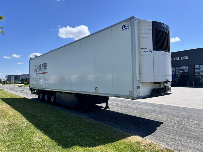 Kögel 3 - assige koeloplegger Carrier vector 1550 - Refrigerated semi-trailer: picture 3 Kögel 3 - assige koeloplegger Carrier vector 1550 - Refrigerated semi-trailer: picture 3