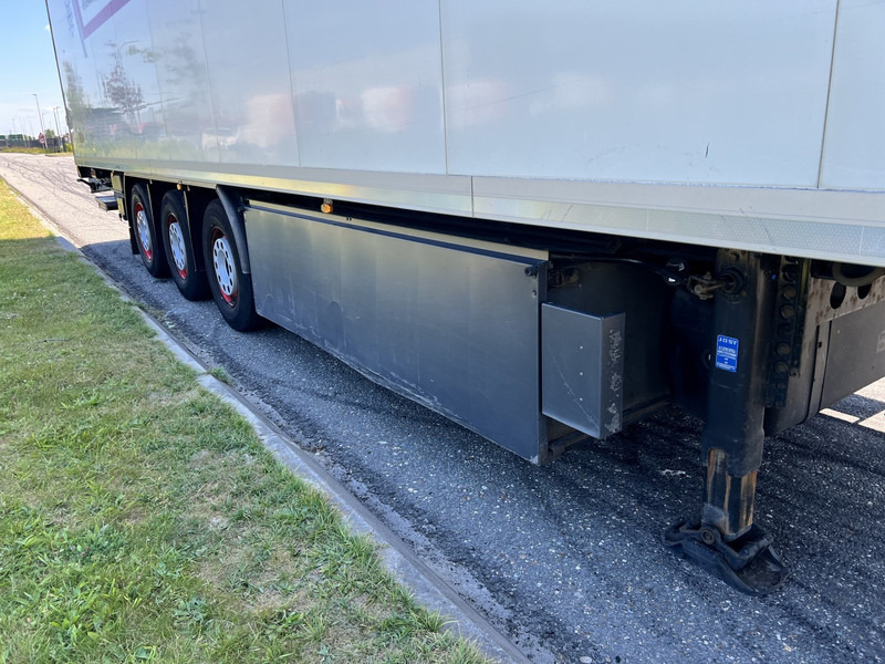 Kögel 3 - assige koeloplegger Carrier vector 1550 - Refrigerated semi-trailer: picture 4 Kögel 3 - assige koeloplegger Carrier vector 1550 - Refrigerated semi-trailer: picture 4