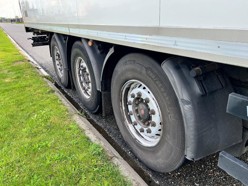 Kögel 3 assige koeloplegger Lift axle / Carrier Vector 1950 - Refrigerated semi-trailer: picture 4 Kögel 3 assige koeloplegger Lift axle / Carrier Vector 1950 - Refrigerated semi-trailer: picture 4