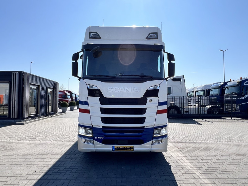 Scania S450 6x2 koelwagen Retarder / Dhollandia / Bloenenmaat - Refrigerated truck: picture 2 Scania S450 6x2 koelwagen Retarder / Dhollandia / Bloenenmaat - Refrigerated truck: picture 2