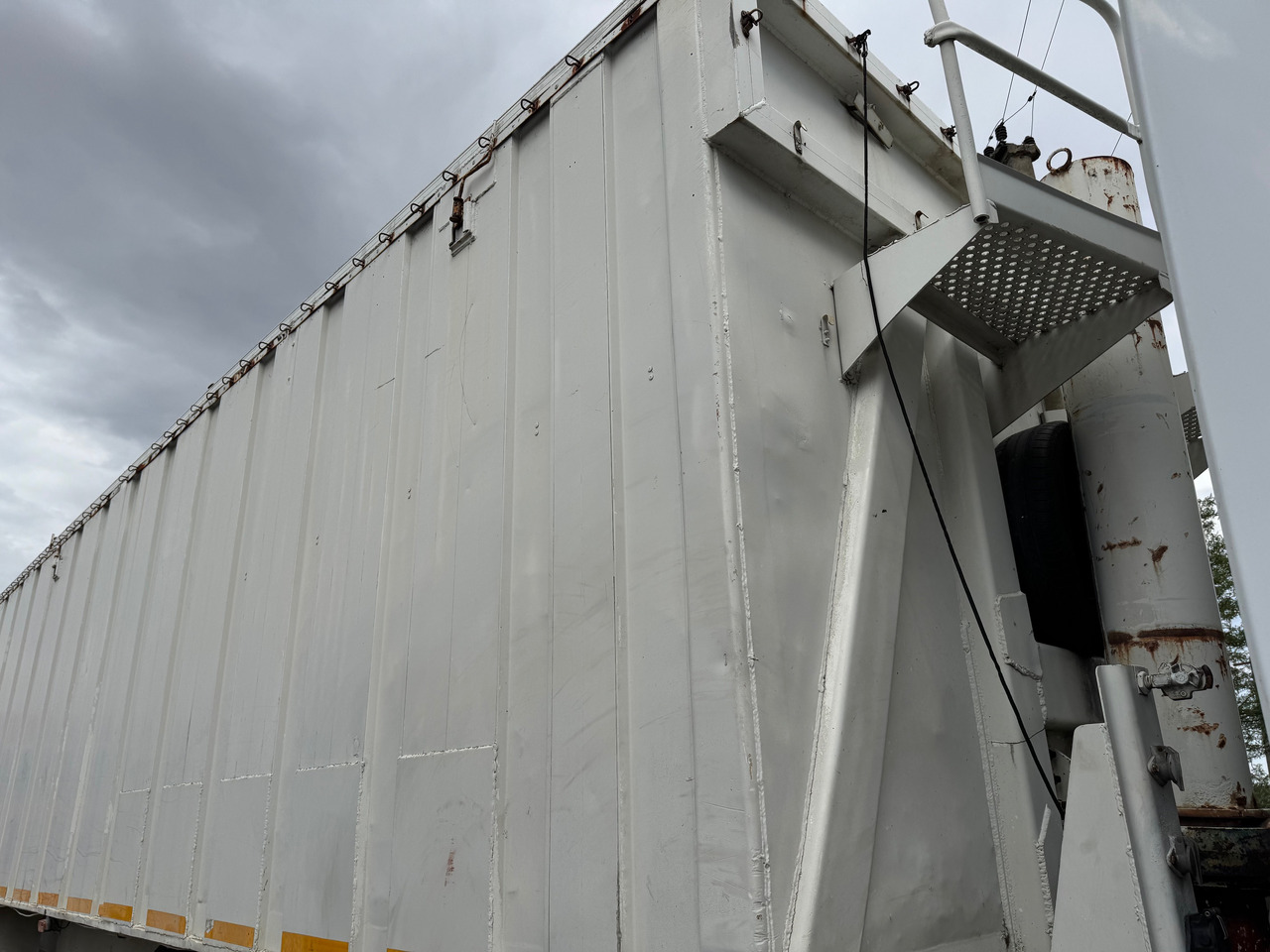 Tipper semi-trailer BENALU Bena Cereale 68m3 T34C1NL Aluminiu: picture 22 Tipper semi-trailer BENALU Bena Cereale 68m3 T34C1NL Aluminiu: picture 22