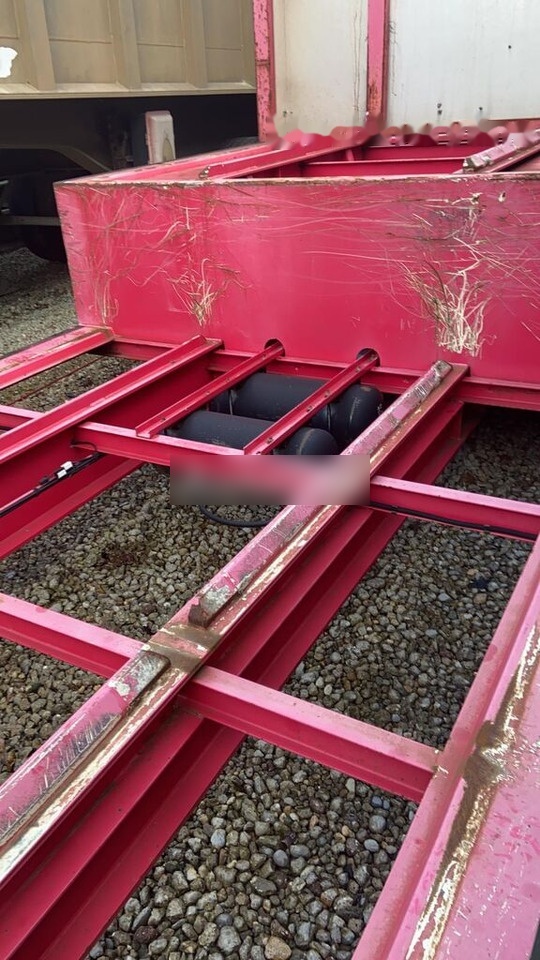 Fliegl Trailer 1 AXE ASCA ---FRANTA - Transport Special - LOWRIDER - Low loader semi-trailer: picture 3 Fliegl Trailer 1 AXE ASCA ---FRANTA - Transport Special - LOWRIDER - Low loader semi-trailer: picture 3