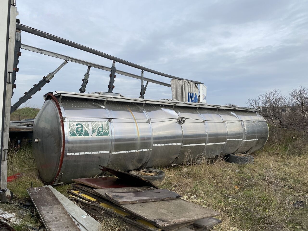 Magyar REZERVOR CISTERNA INOX ALIMENTAR in stare buna - Tank container: picture 2 Magyar REZERVOR CISTERNA INOX ALIMENTAR in stare buna - Tank container: picture 2