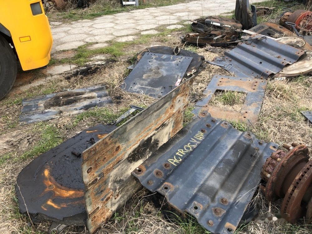 Placa inaltatoare cupla camion Volvo Scania Renault Man Daf truck - Fifth wheel coupling for Truck: picture 1 Placa inaltatoare cupla camion Volvo Scania Renault Man Daf truck - Fifth wheel coupling for Truck: picture 1