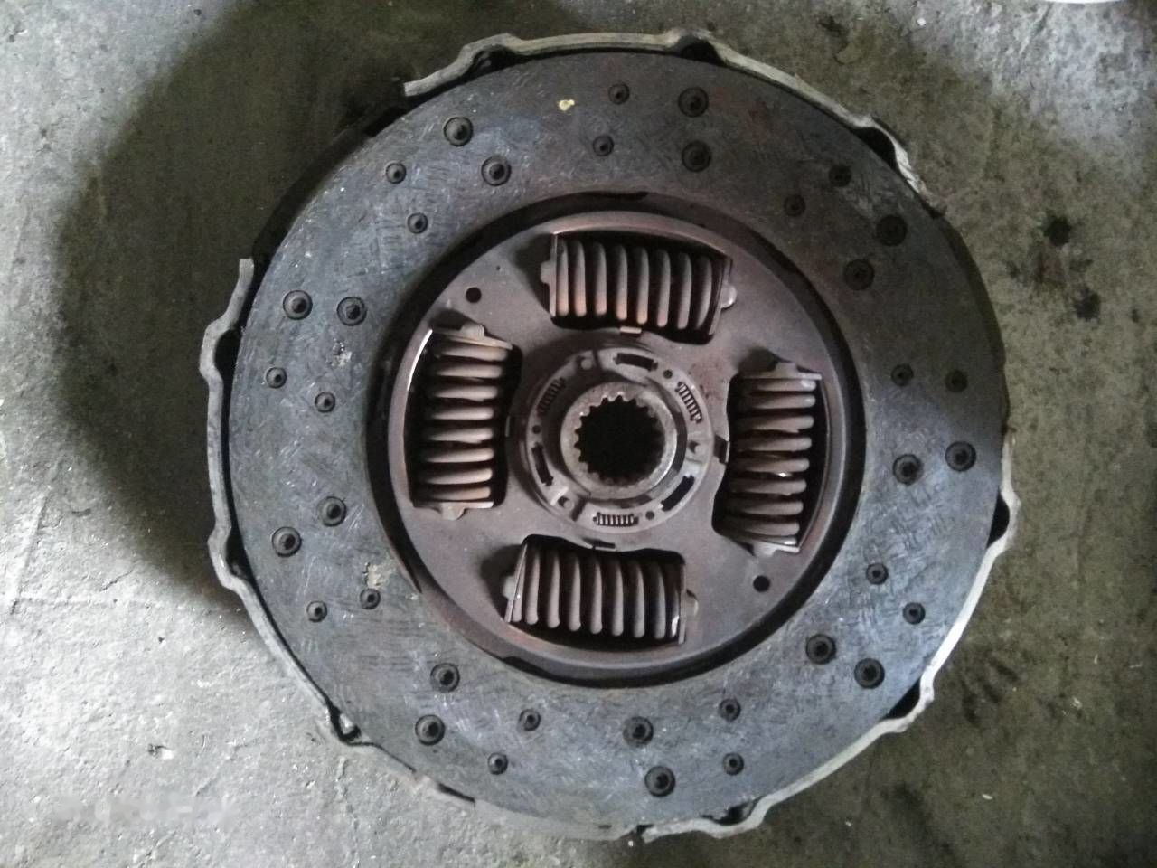Mercedes-Benz OM904LA   Mercedes-Benz Atego - Clutch cover for Truck: picture 1 Mercedes-Benz OM904LA   Mercedes-Benz Atego - Clutch cover for Truck: picture 1
