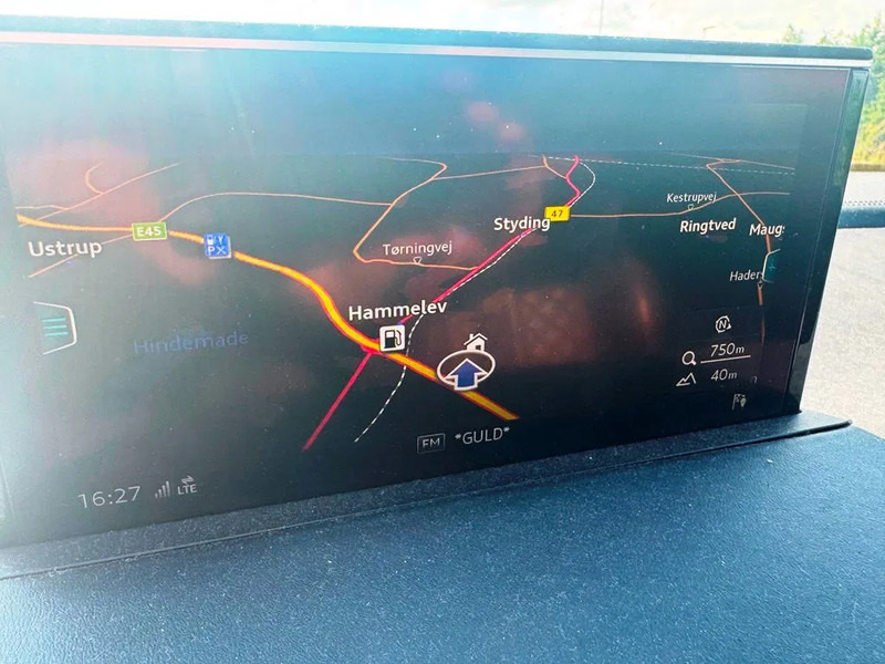 SUV Audi SQ7 Black Edition. panoramo sun roof. . oil heater. head up display. 21" alu weels. night vision. B&O sound system.: picture 17