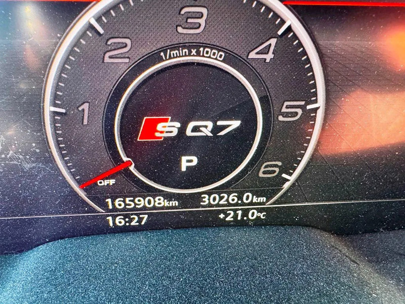 SUV Audi SQ7 Black Edition. panoramo sun roof. . oil heater. head up display. 21" alu weels. night vision. B&O sound system.: picture 12