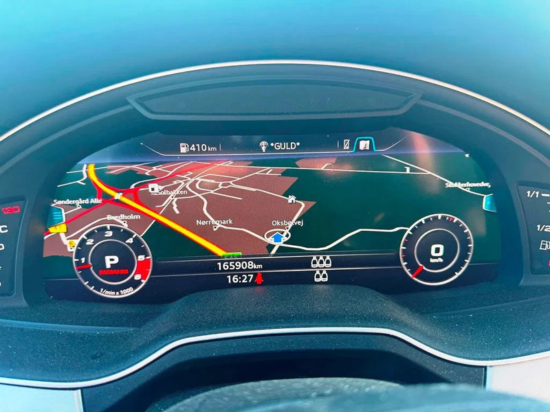 SUV Audi SQ7 Black Edition. panoramo sun roof. . oil heater. head up display. 21" alu weels. night vision. B&O sound system.: picture 16