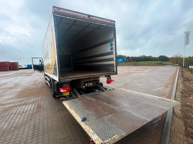 Box truck Scania P230 inkl. lift with remote control.: picture 9