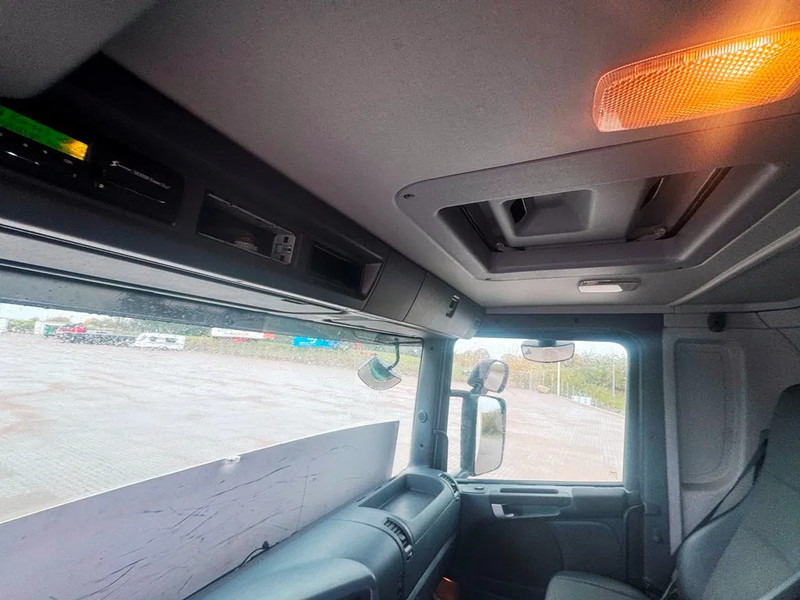 Box truck Scania P230 inkl. lift with remote control.: picture 16