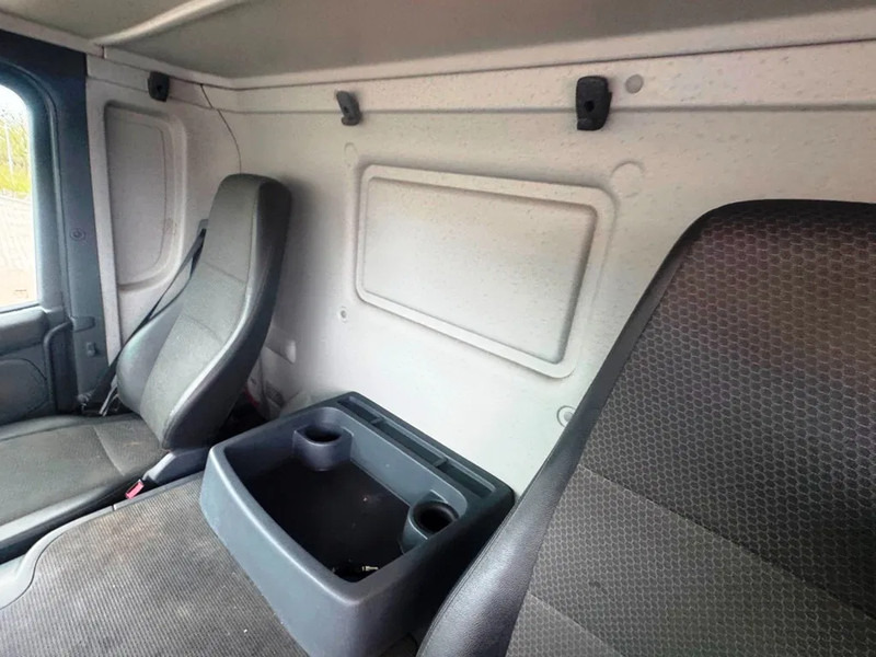 Box truck Scania P230 inkl. lift with remote control.: picture 17