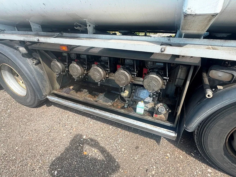 Tanker truck Scania P380 P380 8x2*6 .ADR/FL . 24200 L Tank - Air / Air suspension.: picture 12