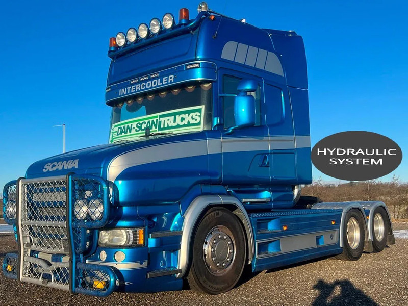 Scania T520 V8 Speciel interior. Air / Air suspension. Opticruise / Retarder .PTO on Engine and gearbox. New Hydr. system. - Tractor unit: picture 1 Scania T520 V8 Speciel interior. Air / Air suspension. Opticruise / Retarder .PTO on Engine and gearbox. New Hydr. system. - Tractor unit: picture 1
