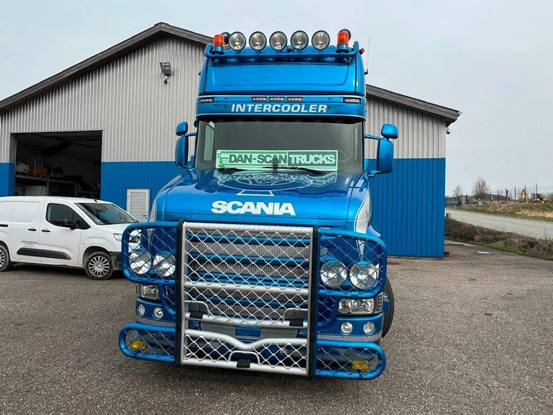 Scania T520 V8 Speciel interior. Air / Air suspension. Opticruise / Retarder .PTO on Engine and gearbox. New Hydr. system. - Tractor unit: picture 5 Scania T520 V8 Speciel interior. Air / Air suspension. Opticruise / Retarder .PTO on Engine and gearbox. New Hydr. system. - Tractor unit: picture 5