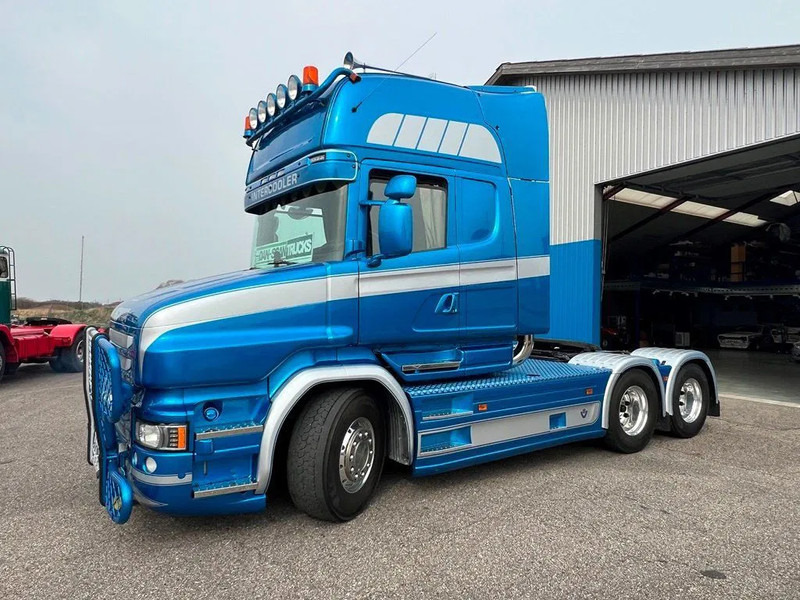 Scania T520 V8 Speciel interior. Air / Air suspension. Opticruise / Retarder .PTO on Engine and gearbox. New Hydr. system. - Tractor unit: picture 4 Scania T520 V8 Speciel interior. Air / Air suspension. Opticruise / Retarder .PTO on Engine and gearbox. New Hydr. system. - Tractor unit: picture 4