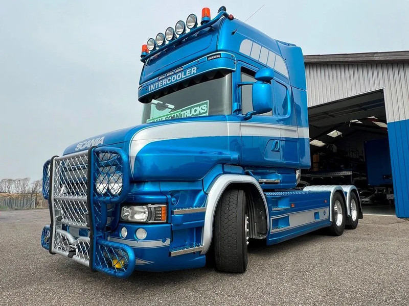 Scania T520 V8 Speciel interior. Air / Air suspension. Opticruise / Retarder .PTO on Engine and gearbox. New Hydr. system. - Tractor unit: picture 3 Scania T520 V8 Speciel interior. Air / Air suspension. Opticruise / Retarder .PTO on Engine and gearbox. New Hydr. system. - Tractor unit: picture 3