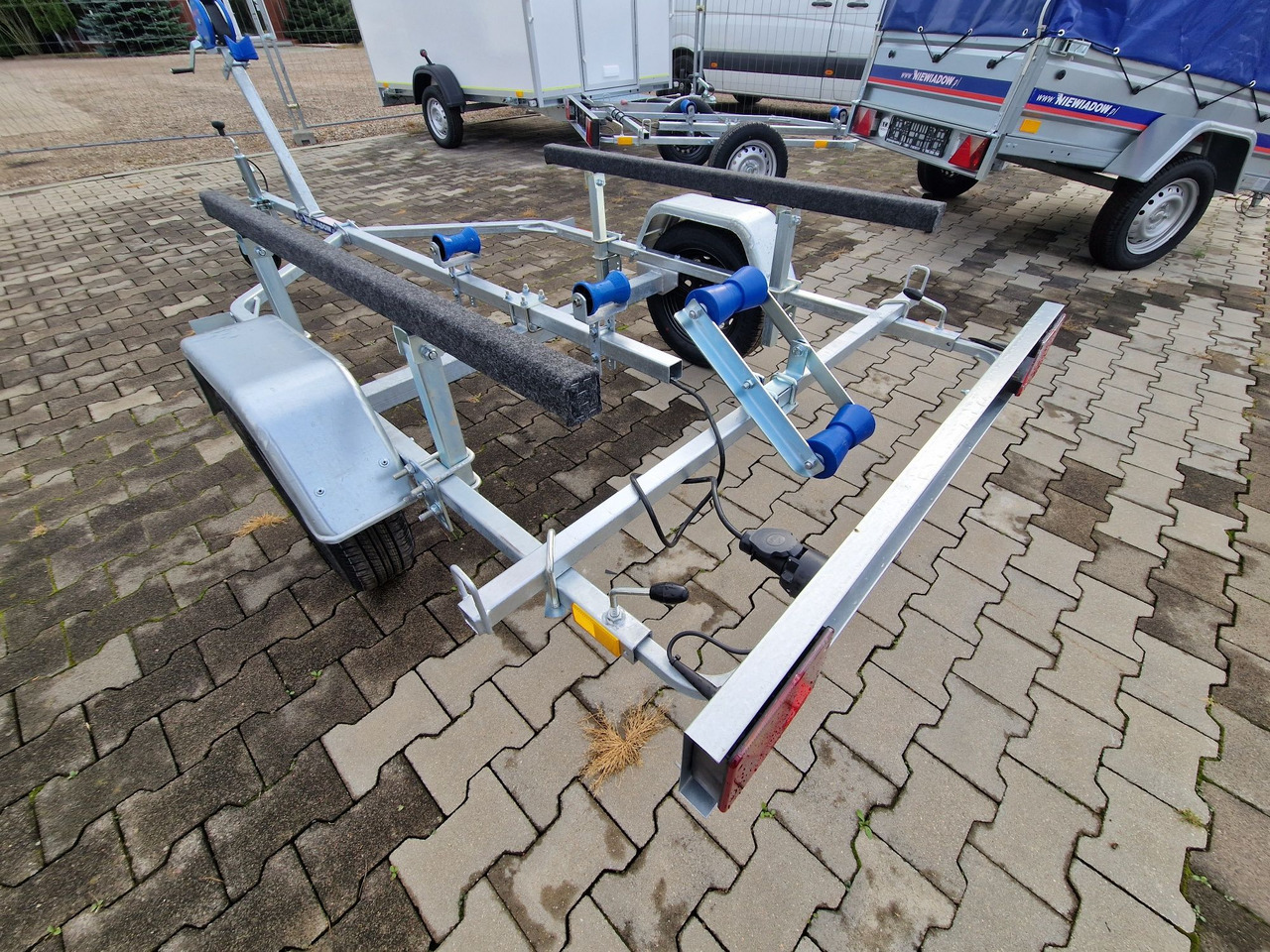 Nowa Przyczepa 2025 Podłodziowa ponton łódź Niewiadów P400 P415 do 6m - Autotransporter trailer: picture 2 Nowa Przyczepa 2025 Podłodziowa ponton łódź Niewiadów P400 P415 do 6m - Autotransporter trailer: picture 2