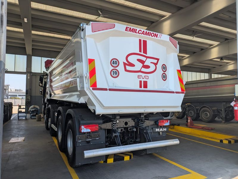 CAMION RIBALTABILE 4 ASSI 520 hp VASCA S5 NUOVO MAN TGS 41.520 8x4 BB CH - Tipper: picture 4 CAMION RIBALTABILE 4 ASSI 520 hp VASCA S5 NUOVO MAN TGS 41.520 8x4 BB CH - Tipper: picture 4