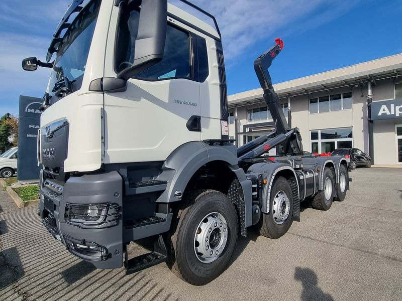 MAN TGS GANCIO SCARRABILE - NUOVO TGS 41.540 8x4 BB CH - Hook lift truck: picture 2 MAN TGS GANCIO SCARRABILE - NUOVO TGS 41.540 8x4 BB CH - Hook lift truck: picture 2