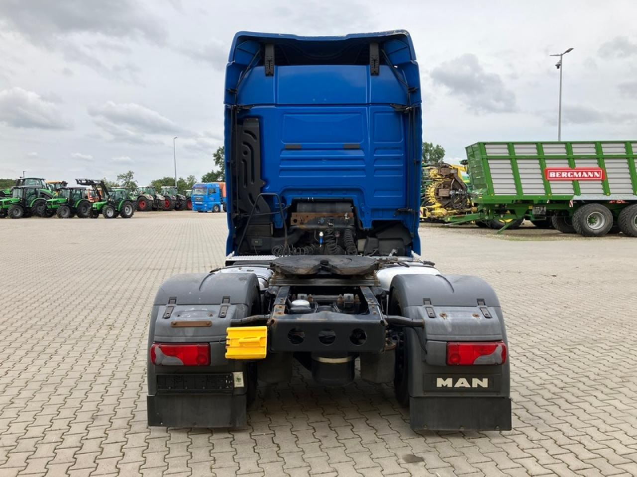 MAN MANTGX - Hook lift truck: picture 3 MAN MANTGX - Hook lift truck: picture 3