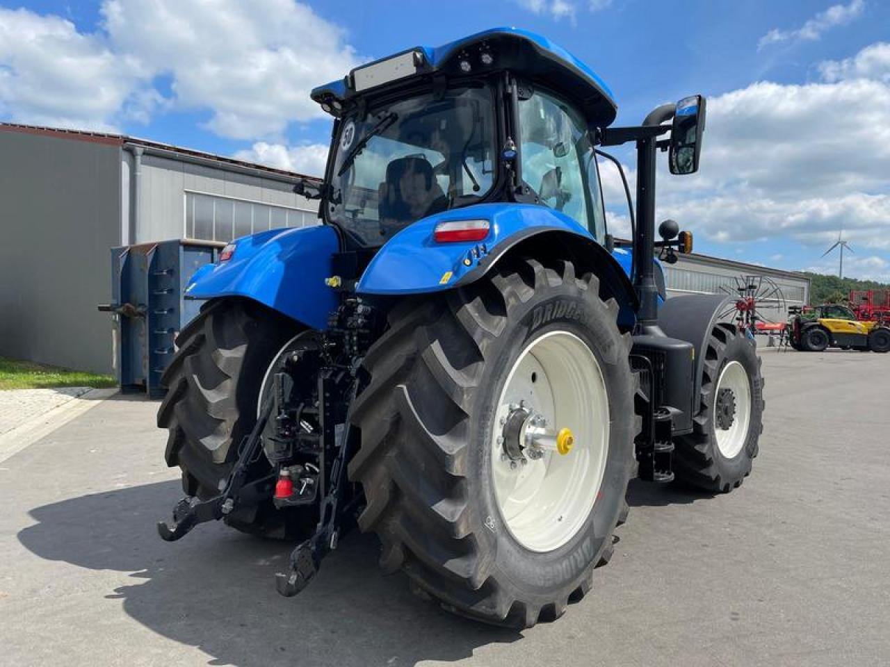 New Holland T 7.245 - Farm tractor: picture 4 New Holland T 7.245 - Farm tractor: picture 4