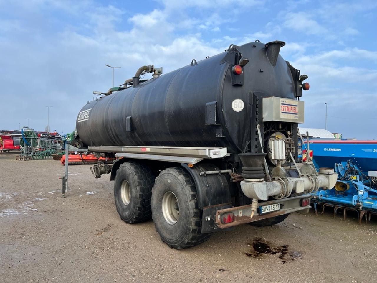 / SATTELTANKAUFLIEGER STAPEL SAP 26 - Fertilizing equipment: picture 2 / SATTELTANKAUFLIEGER STAPEL SAP 26 - Fertilizing equipment: picture 2