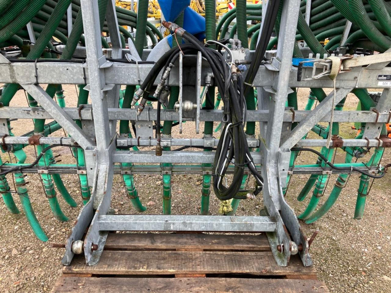 Sonstige / Other SS9 LV32 - Fertilizing equipment: picture 3 Sonstige / Other SS9 LV32 - Fertilizing equipment: picture 3