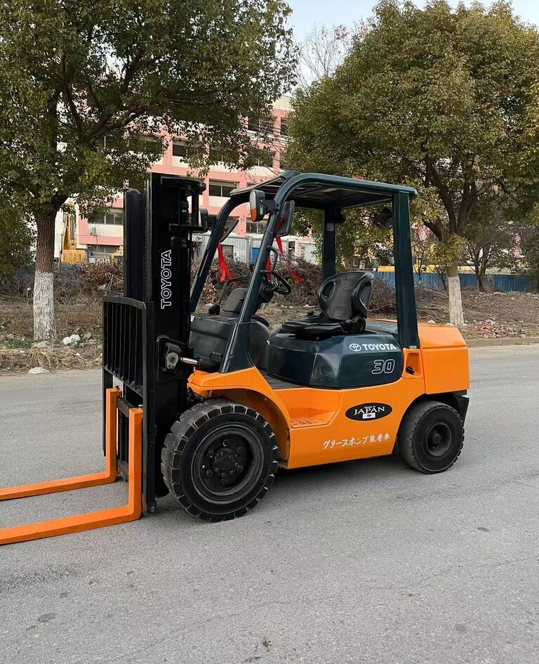 Toyota 7FD30 8FD30 7FD35 3ton 5ton forklift for sale - Diesel forklift: picture 2 Toyota 7FD30 8FD30 7FD35 3ton 5ton forklift for sale - Diesel forklift: picture 2