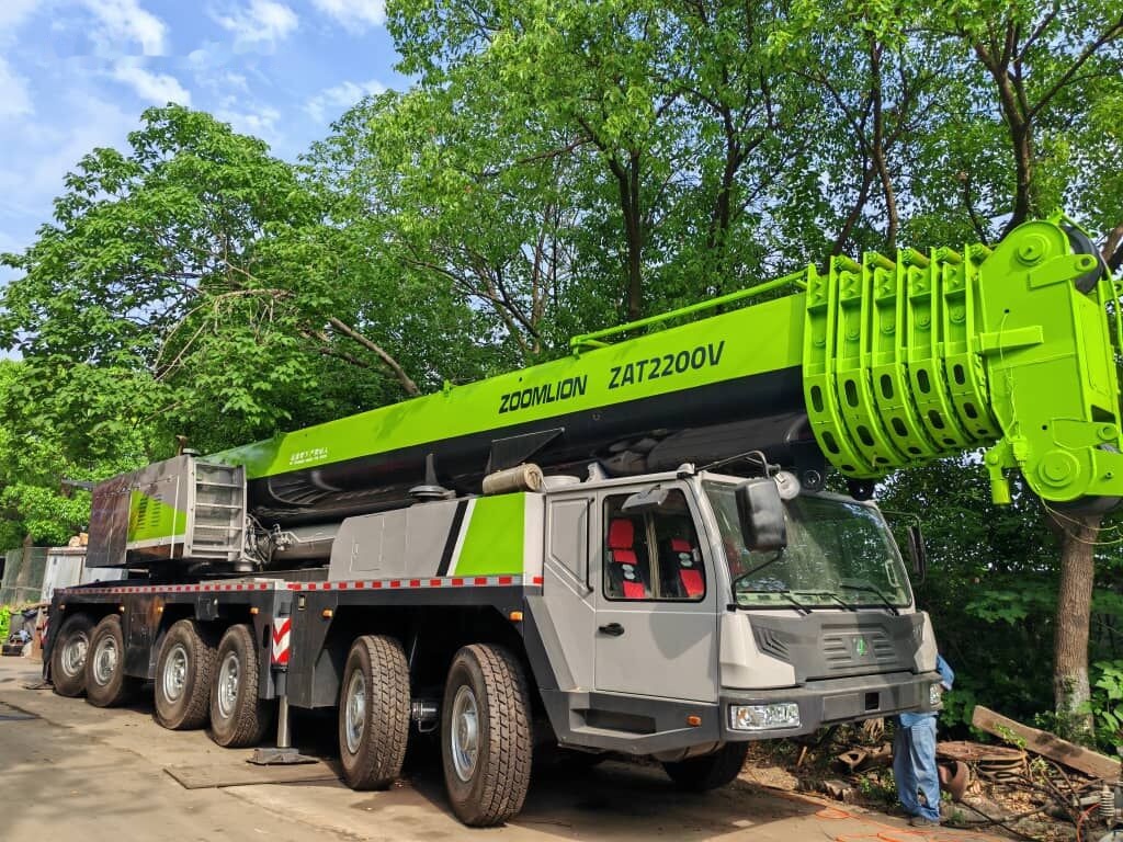 Zoomlion ZTC2200V 220T 220ton - Mobile crane: picture 4 Zoomlion ZTC2200V 220T 220ton - Mobile crane: picture 4