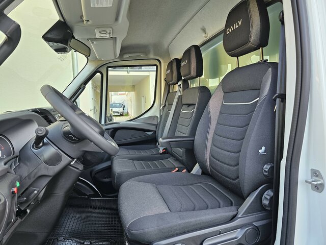 IVECO Daily 35S18 3.0 Koffer LBW Bär ACC LED sofort! - Closed box van: picture 2 IVECO Daily 35S18 3.0 Koffer LBW Bär ACC LED sofort! - Closed box van: picture 2