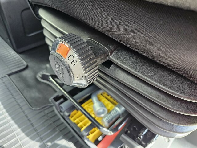 IVECO Daily 35S18HA8 3.0 Hi-Matic AHK Tachograph LED... - Closed box van: picture 2 IVECO Daily 35S18HA8 3.0 Hi-Matic AHK Tachograph LED... - Closed box van: picture 2