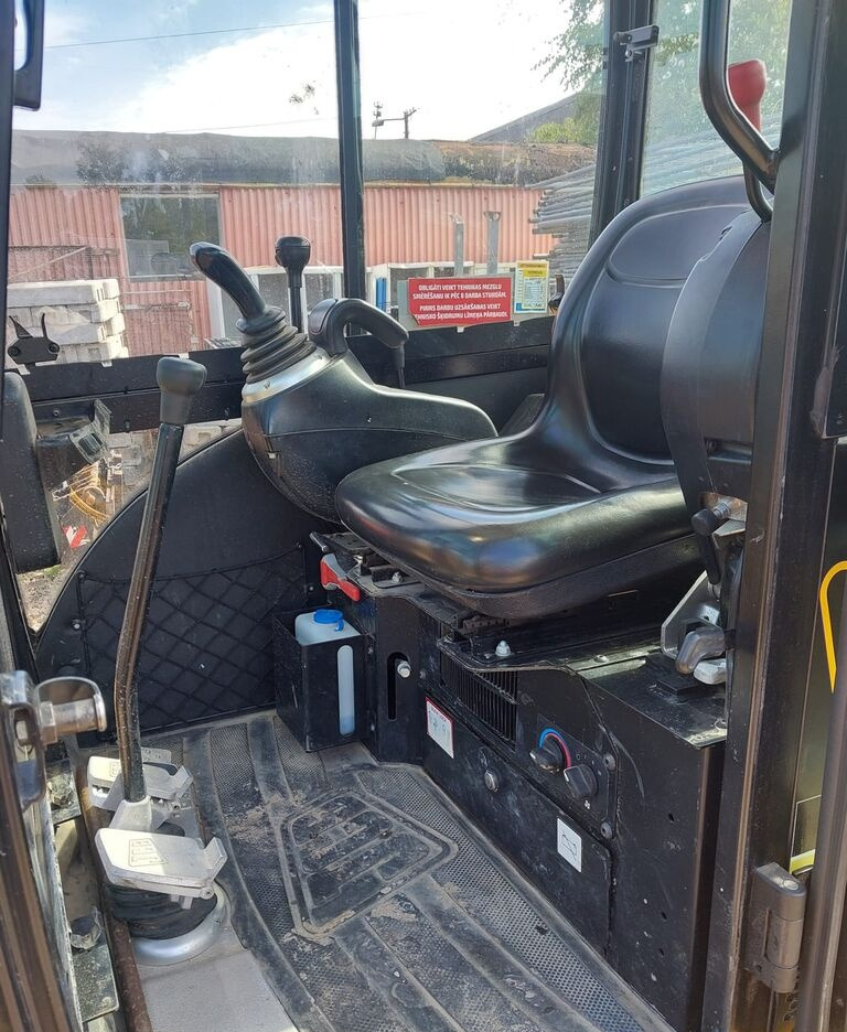JCB - Mini excavator: picture 2 JCB - Mini excavator: picture 2
