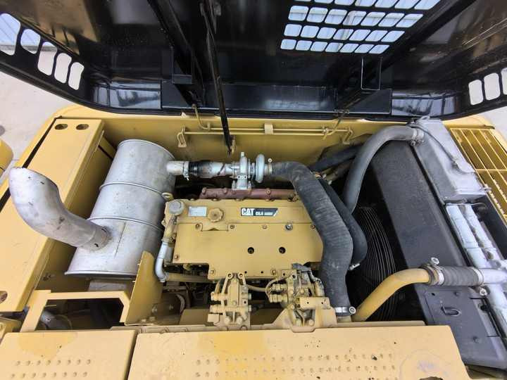 Crawler excavator CAT 320D excavator: picture 6