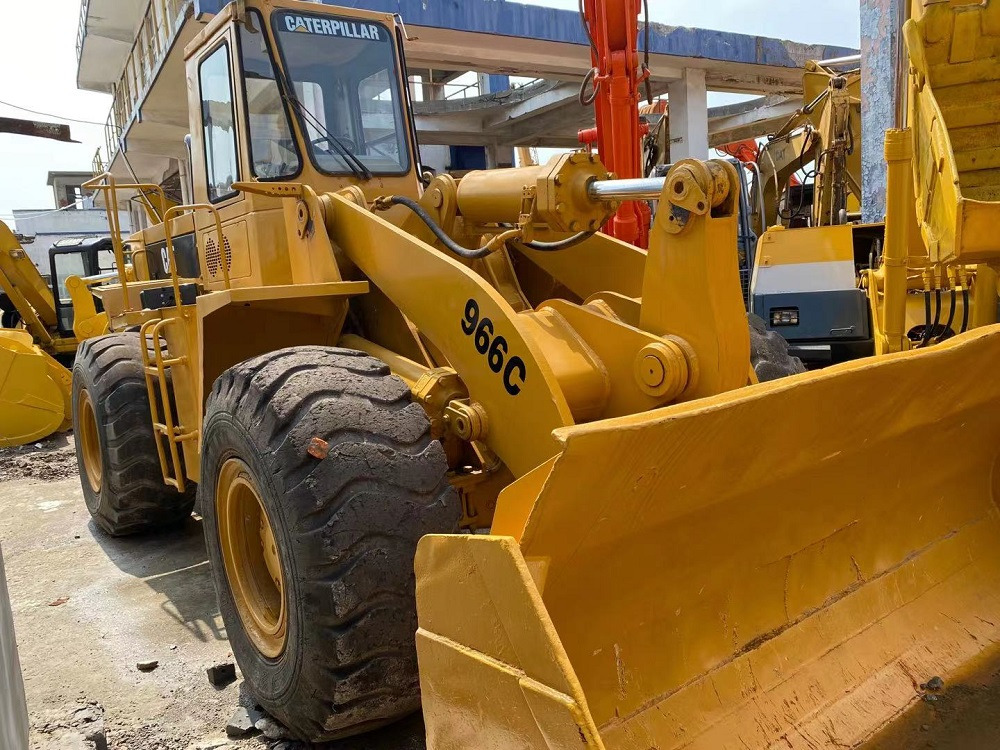 CAT 966C - Wheel loader: picture 2 CAT 966C - Wheel loader: picture 2
