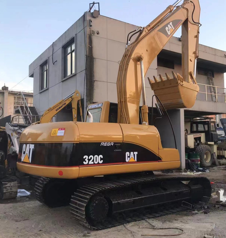 CATERPILLAR 320C - Crawler excavator: picture 2 CATERPILLAR 320C - Crawler excavator: picture 2