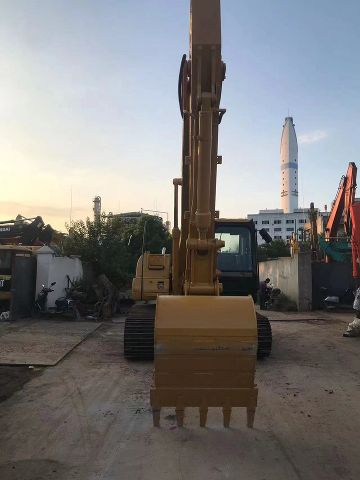 CATERPILLAR 320C - Crawler excavator: picture 3 CATERPILLAR 320C - Crawler excavator: picture 3