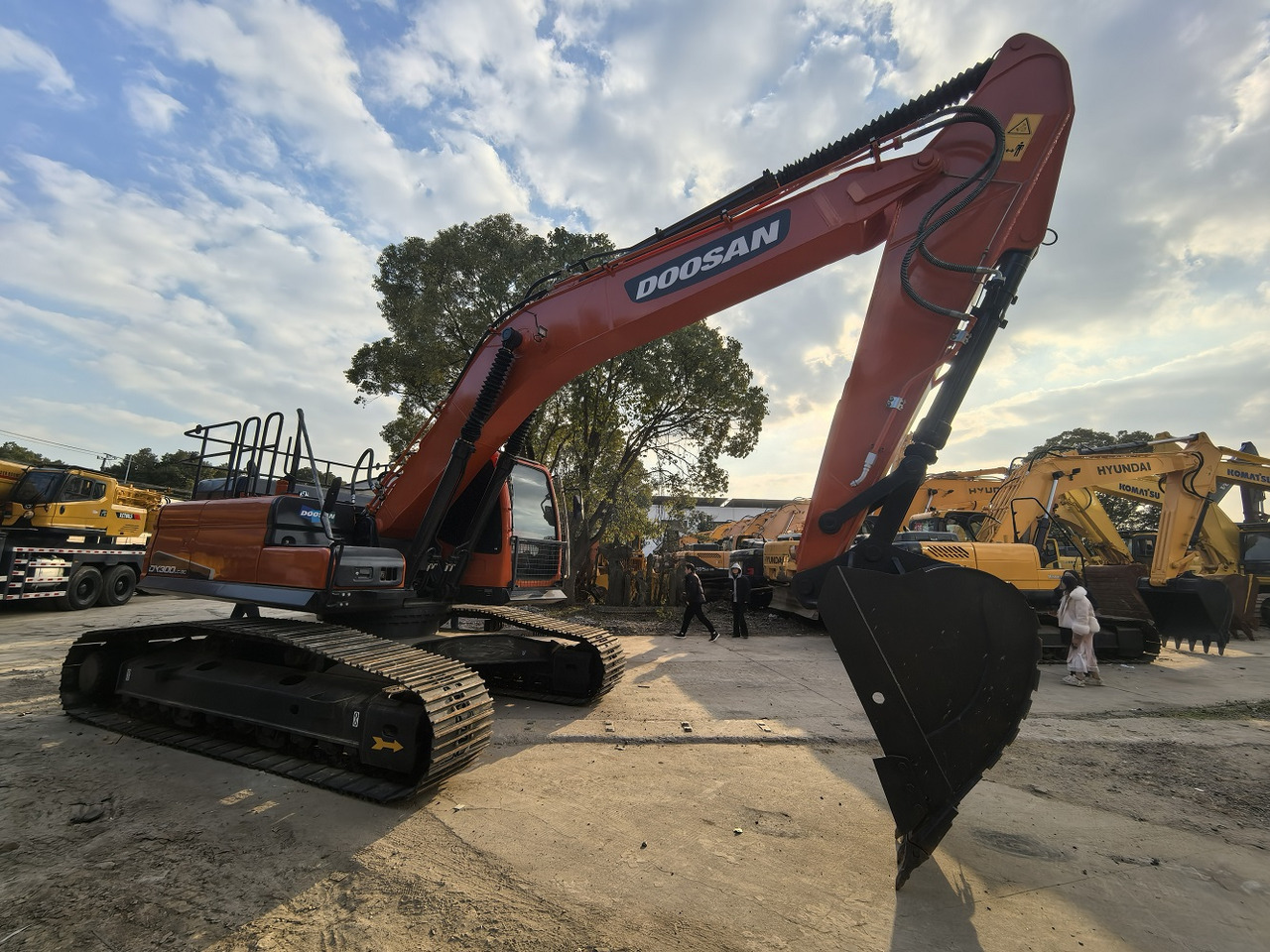 Doosan DX300LC-9C Crawler Excavator - Crawler excavator: picture 5 Doosan DX300LC-9C Crawler Excavator - Crawler excavator: picture 5
