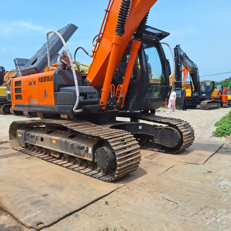 Crawler excavator Hitachi ZX200 Excavator: picture 6